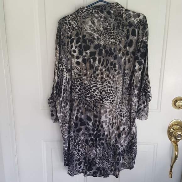 Gloria Vanderbilt top NWOT - Picture 3 of 3